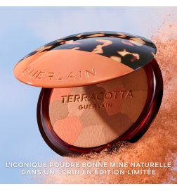 Terracotta Light - La Poudre Éclat Bonne Mine Naturelle - Édition Limitée - 96% d’ingrédients d’origine naturelle Terracotta Light - La Poudre Éclat Bonne Mine Naturelle - Édition Limitée - 96% d’ingrédients d’origine naturelle